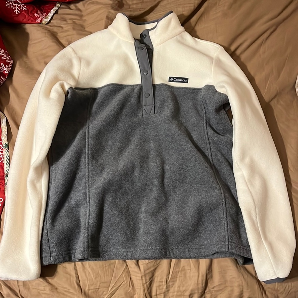 Columbia size large white/grey fleece women’s quarter snap pullover
